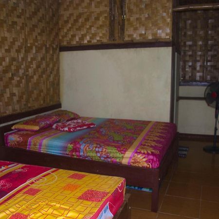 Red Island Bungalows Pasanggaran Exterior foto