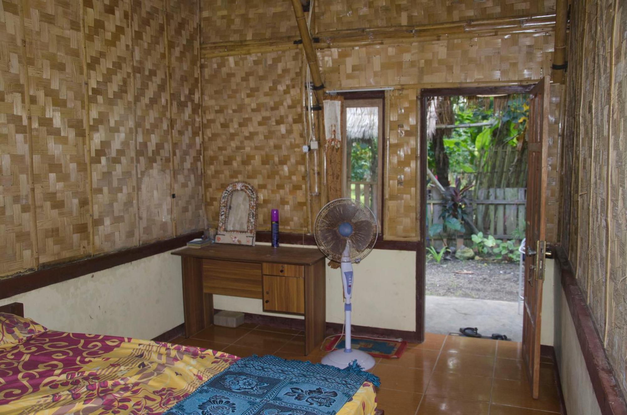 Red Island Bungalows Pasanggaran Exterior foto