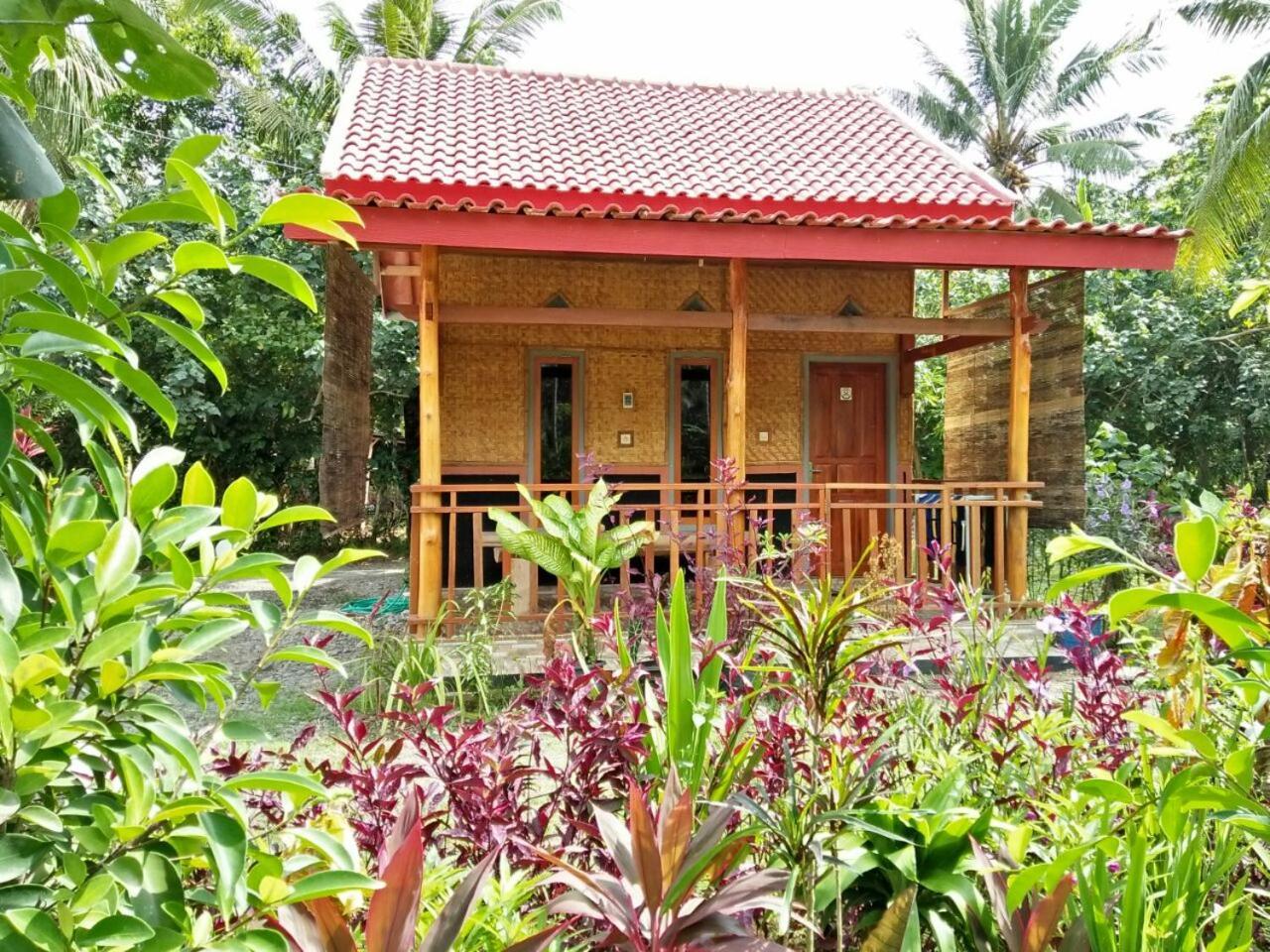 Red Island Bungalows Pasanggaran Quarto foto