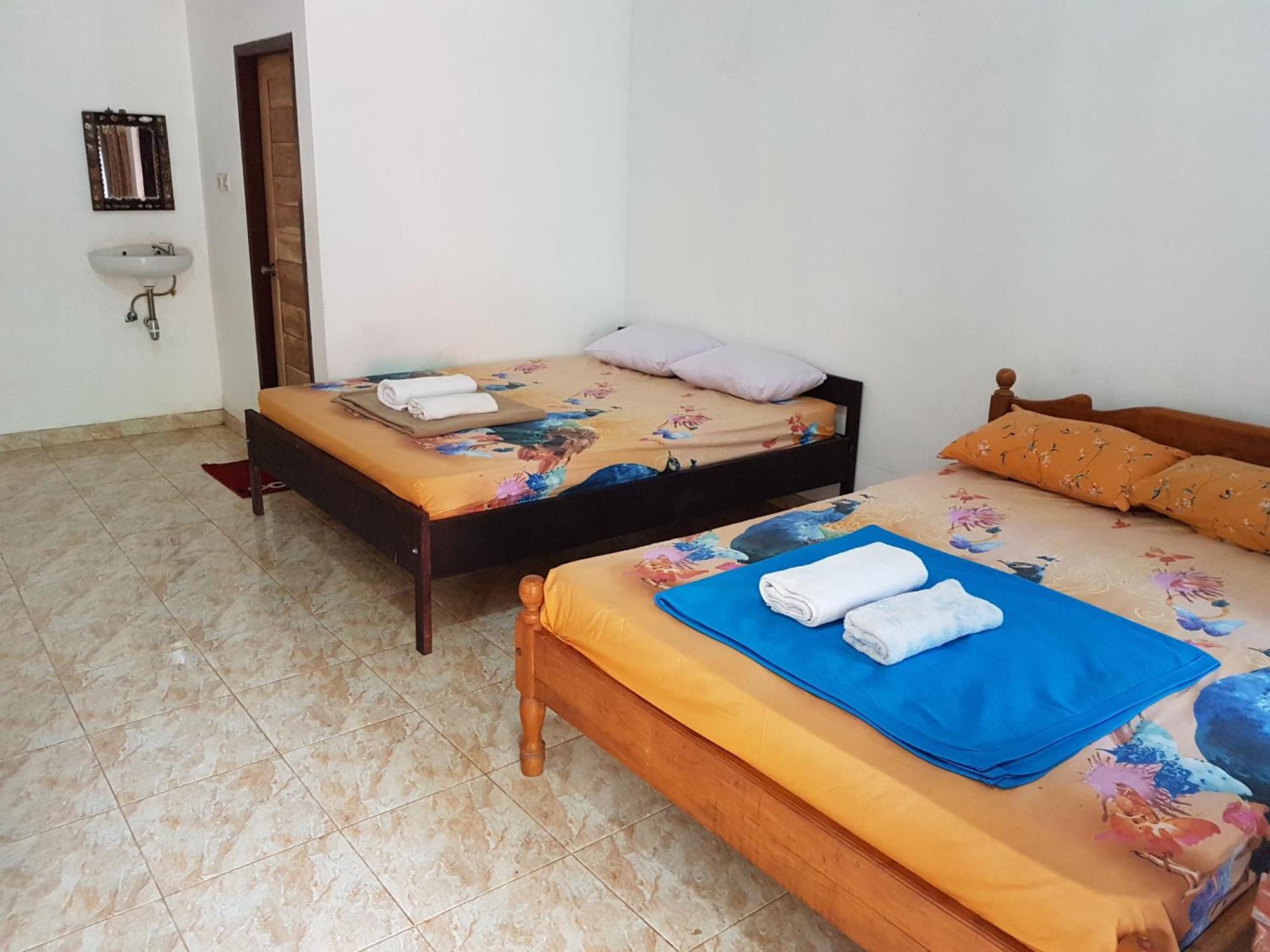 Red Island Bungalows Pasanggaran Quarto foto