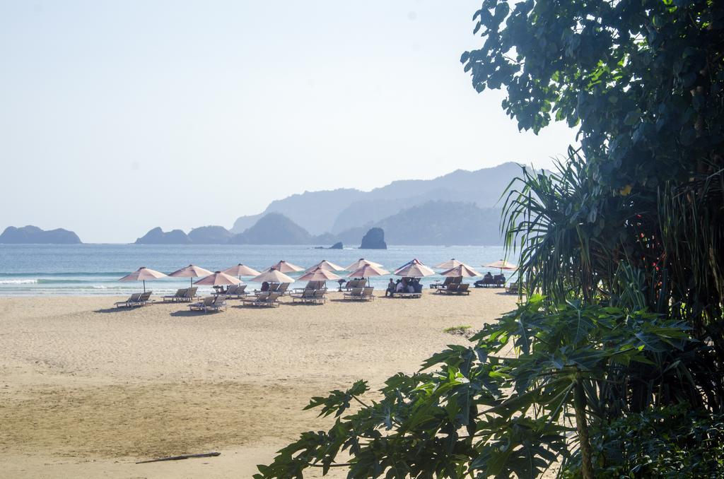 Red Island Bungalows Pasanggaran Exterior foto