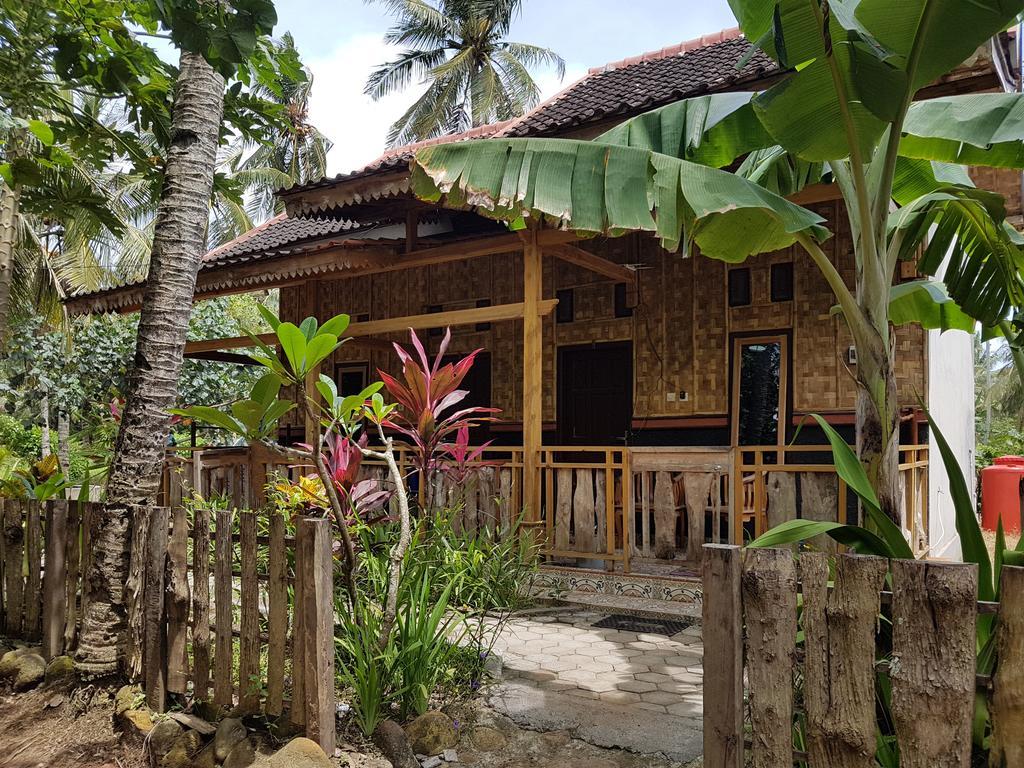 Red Island Bungalows Pasanggaran Exterior foto